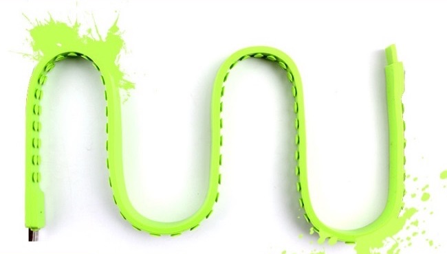 Das SNAIL USB Kabel verfügt über kleine Saugnäpfe an der Unterseite (Bild: Indiegogo).