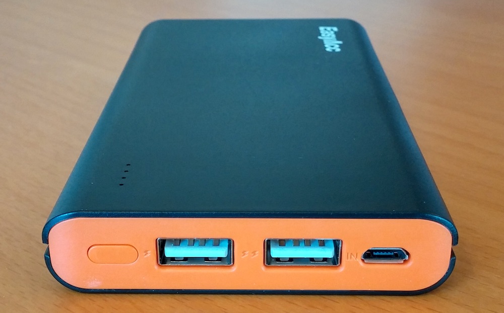 EasyAcc Powerbank PB10000C (Bild: Copyright Benjamin Blessing).