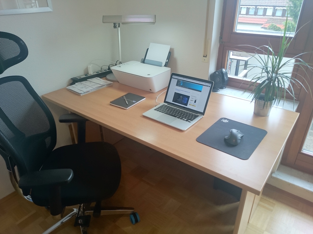 Ein guter Arbeitsplatz ist auch im Homeoffice wichtig (Copyright Benjamin Blessing).