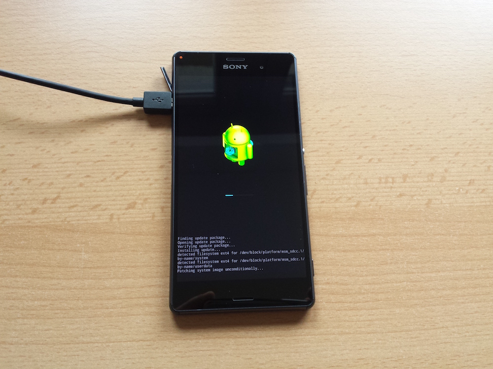 CyanogenMod auf dem Sony Xperia Z3 installieren (Bild: Benjamin Blessing).