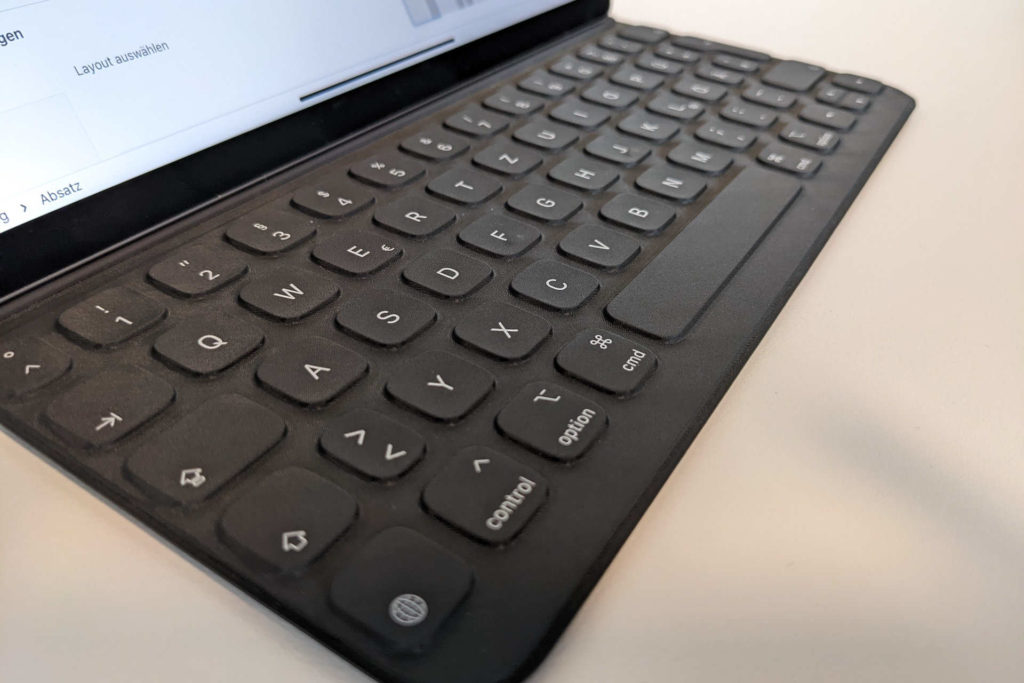 Apple Smart Keyboard Folio Test