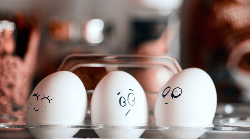 Emotionen auf Eiern gezeichnet